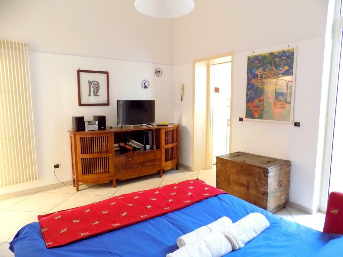 Wonderful Apartment - 5 Minutes Walking From The Beach Bari Exterior photo